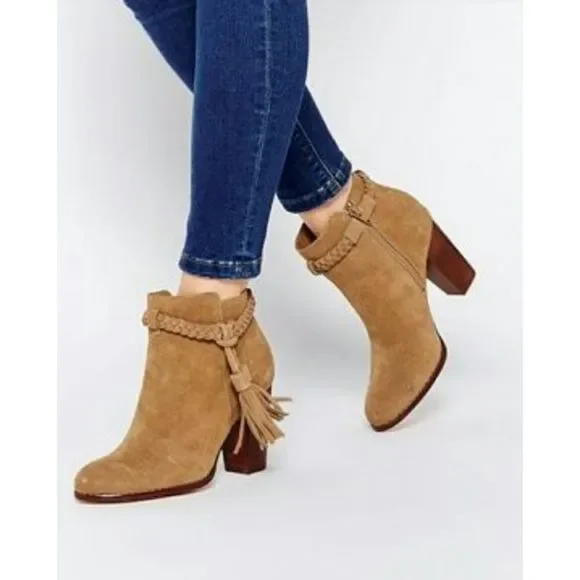 Faith Shoes Faith Beige Suzie Tassle Suede Ankle Bootie Size